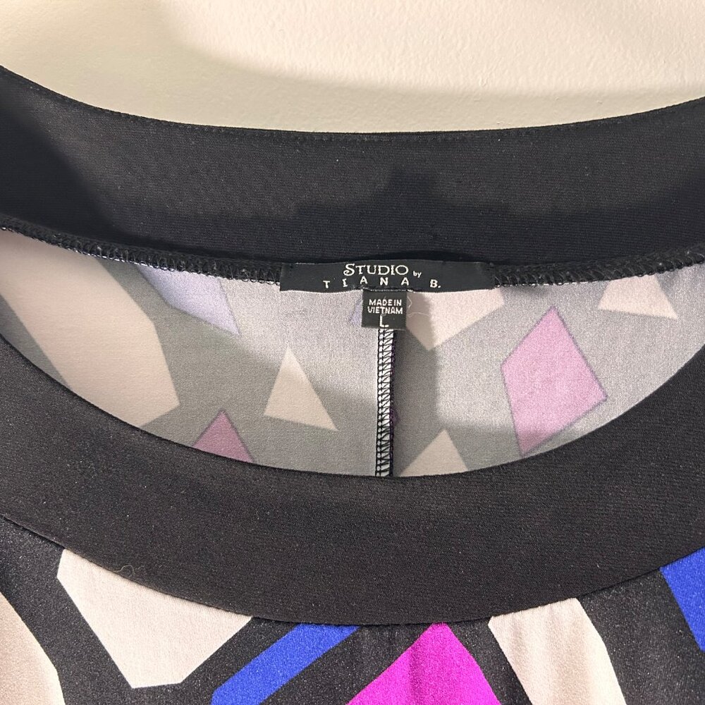 Studio by Tiana B Geometric Print Shift Dress in Size Large (Blue/Pink/Black) - Picture 6 of 10